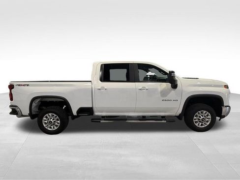 Used 2025 Chevrolet Silverado 2500 LT w/ Convenience Package AWD/4WD image 8