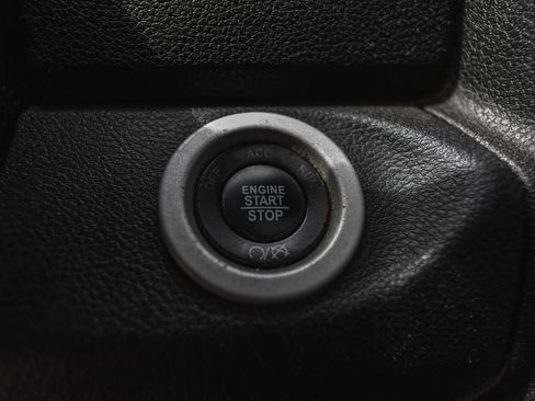 Used 2017 RAM 3500 Laramie w/ Convenience Group AWD/4WD image 9