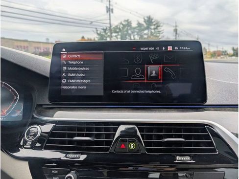 Used 2022 BMW 530i xDrive 530i xDrive M SPORT w/ M Sport Package image 25