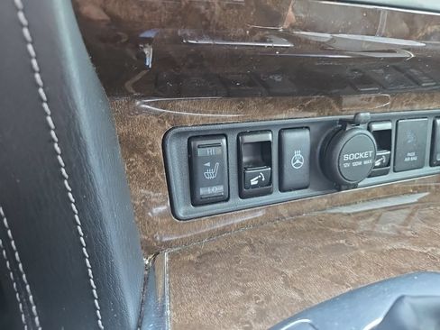 Used 2017 INFINITI QX80 2WD w/ Driver Assistance Package image 22