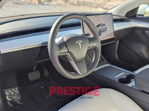Used 2023 Tesla Model 3 Standard Range image 16