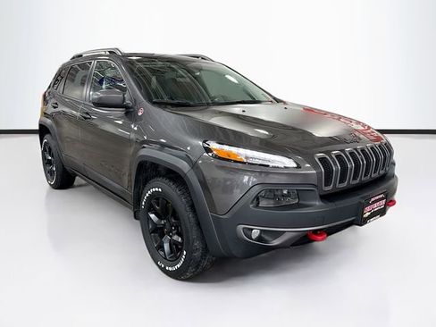Used 2017 Jeep Cherokee Trailhawk w/ Cold Weather Group image 3