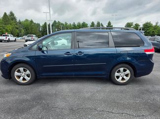 Used 2012 Toyota Sienna LE w/ Towing Pkg FWD video 2