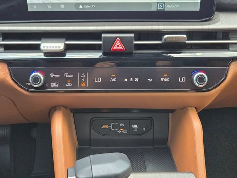 New 2026 Kia Sportage X-Line w/ X-Line Technology Package AWD/4WD image 17