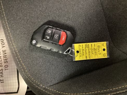 Used 2024 Jeep Gladiator Sport image 31