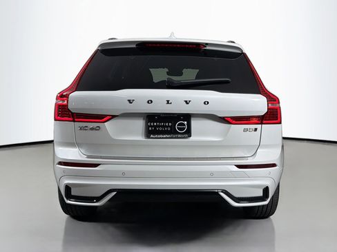 Certified 2023 Volvo XC60 B5 Plus w/ Protection Package Premier AWD/4WD image 7