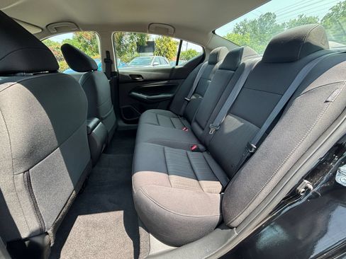 Used 2025 Nissan Altima 2.5 SV FWD image 28