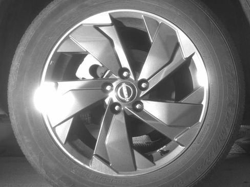 Used 2025 Nissan Rogue SV FWD image 12