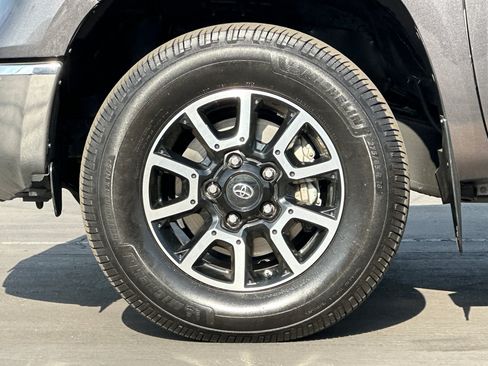Used 2015 Toyota Tundra SR5 w/ TRD Off Road Package AWD/4WD image 25