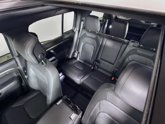 Certified 2023 Land Rover Defender 130 X-Dynamic SE AWD/4WD image 14
