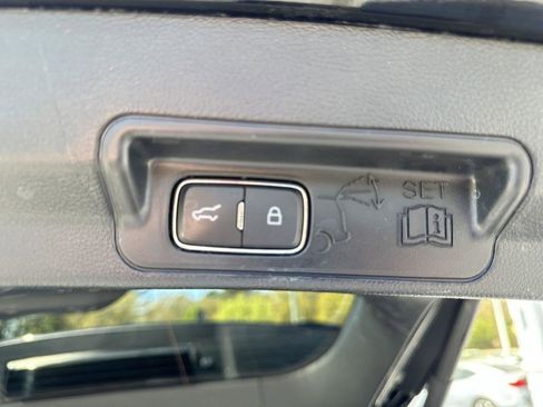 Used 2022 Ford Explorer Limited w/ Equipment Group 301A image 56