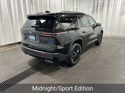 Certified 2026 Chevrolet Traverse LT w/ Midnight/Sport Edition AWD/4WD image 3