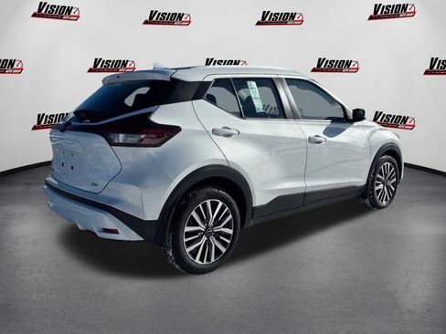 Used 2024 Nissan Kicks SV image 5