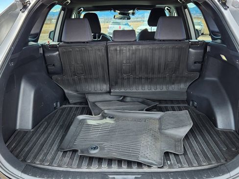 Used 2022 Toyota RAV4 SE w/ Convenience Package image 12