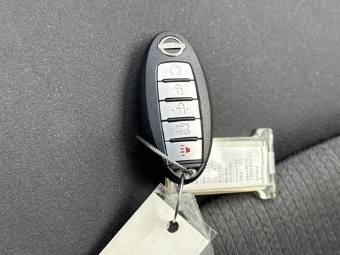 Used 2025 Nissan Altima 2.5 SV FWD image 34