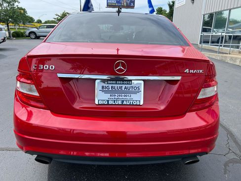 Used 2011 Mercedes-Benz C 300 4MATIC Sedan image 4