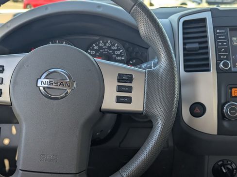 Used 2021 Nissan Frontier SV w/ Midnight Edition Floor Mats image 24