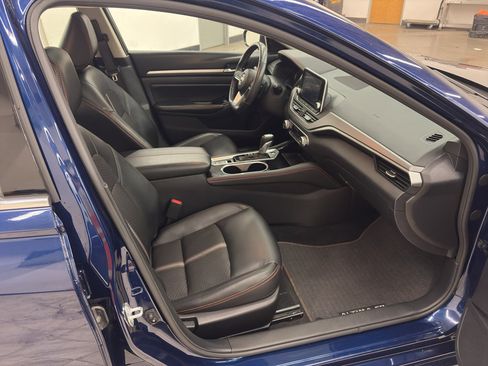 Used 2024 Nissan Altima 2.5 SR image 19