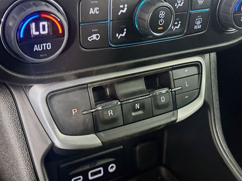 Used 2023 GMC Terrain SLT w/ Tech Package image 23