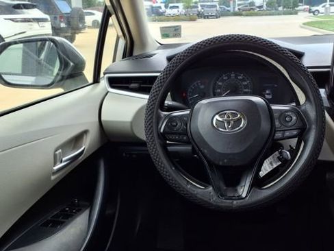 Used 2021 Toyota Corolla L FWD image 22