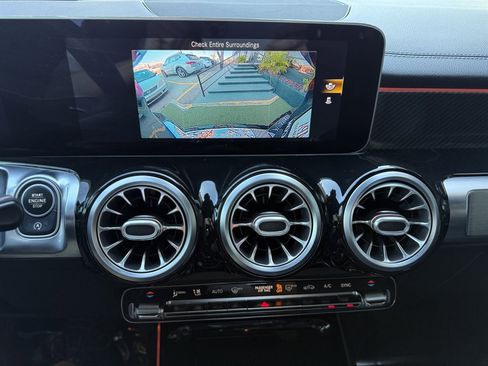 Used 2020 Mercedes-Benz GLB 250 image 31