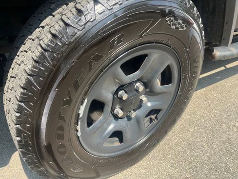 Used 2019 Jeep Wrangler Sport image 2