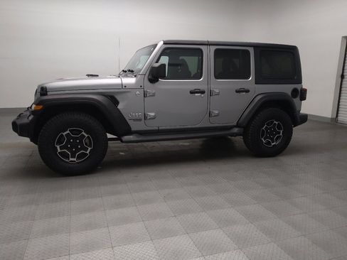 Used 2018 Jeep Wrangler Unlimited Sport S image 2