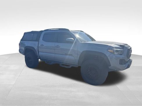 Used 2019 Toyota Tacoma TRD Off-Road AWD/4WD image 6