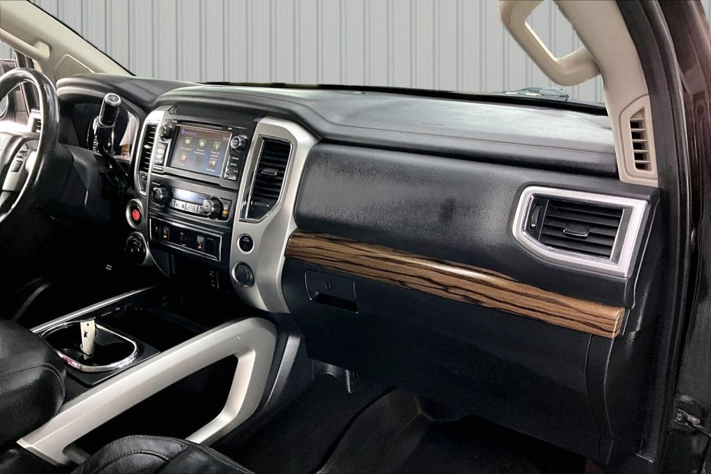 Used 2017 Nissan Titan SL AWD/4WD image 27