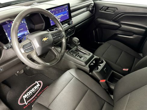 Used 2023 Chevrolet Colorado W/T RWD image 8