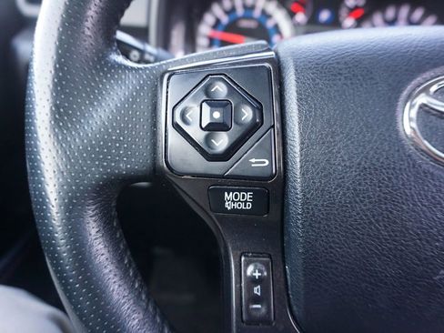 Used 2018 Toyota 4Runner TRD Off-Road Premium AWD/4WD image 7