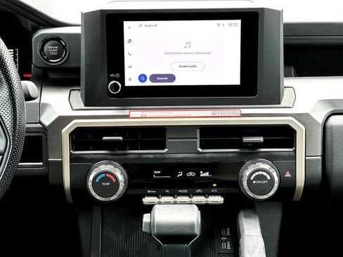 Certified 2025 Toyota Tacoma SR5 AWD/4WD image 29