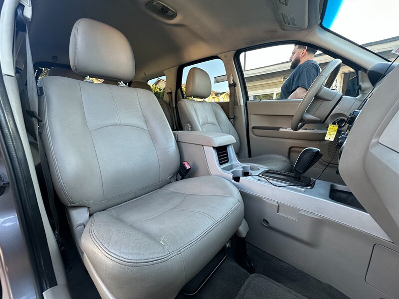 Used 2008 Mercury Mariner 4WD V6 image 13