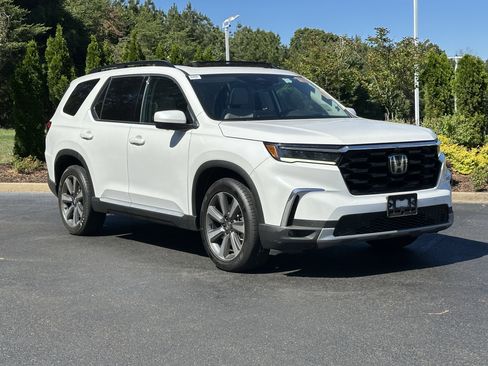 Used 2023 Honda Pilot Elite image 2