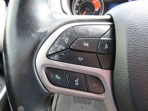 Used 2019 Jeep Cherokee High Altitude AWD/4WD image 35