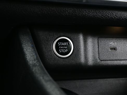 Used 2021 Nissan Rogue SV image 21