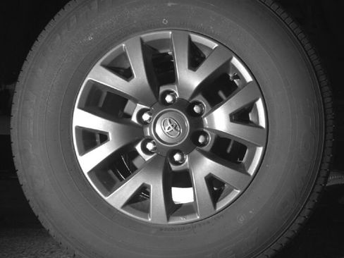 Used 2023 Toyota Tacoma SR5 AWD/4WD image 14