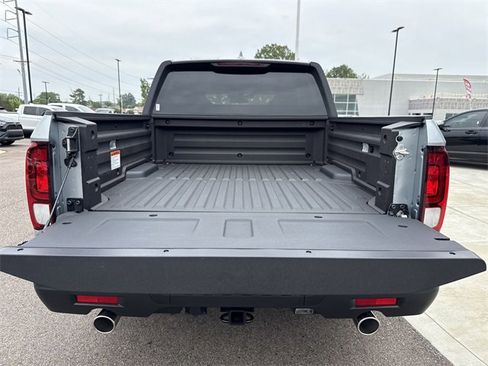 New 2025 Honda Ridgeline Sport image 4