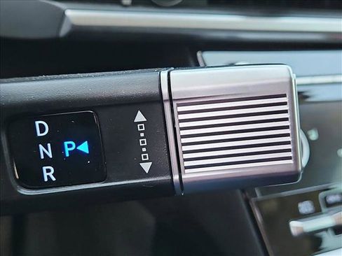 Certified 2025 Hyundai Santa Fe SEL image 13