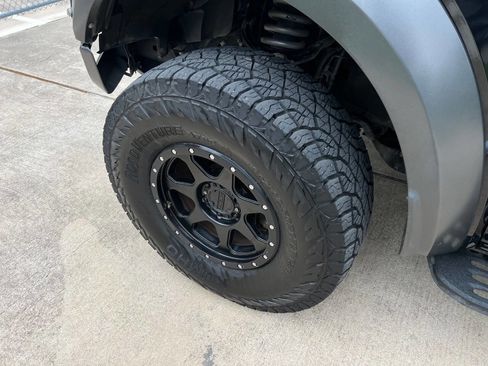 Used 2018 Ford F150 Raptor w/ Equipment Group 802A Luxury AWD/4WD image 21