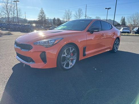 Used 2019 Kia Stinger GTS image 3