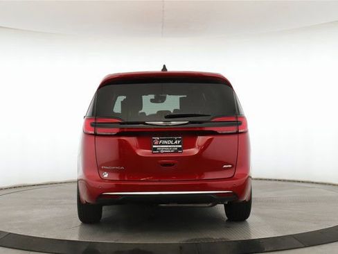 New 2026 Chrysler Pacifica Select AWD/4WD image 11