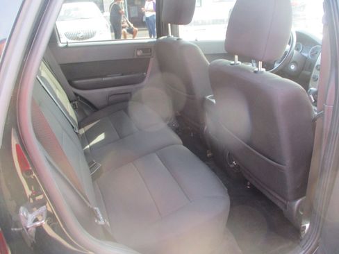 Used 2009 Ford Escape XLT image 9
