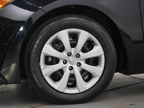 Used 2024 Toyota Corolla LE image 27