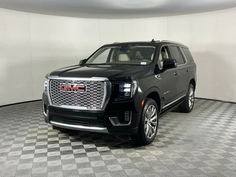 Used 2022 GMC Yukon Denali w/ Max Trailering Package image 3