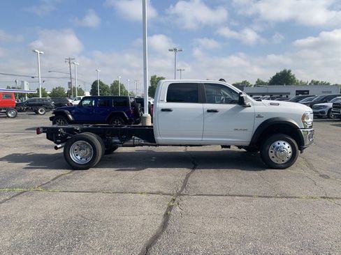 New 2024 RAM 4500 SLT w/ Quick Order Package 2YG SLT image 9