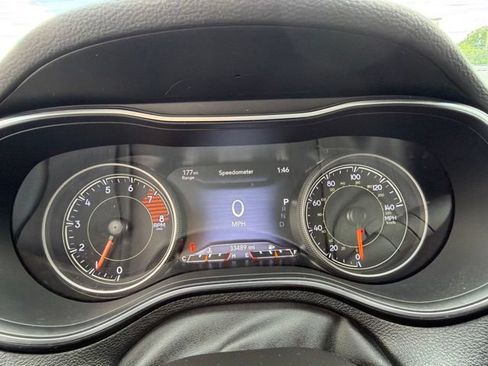 Used 2019 Jeep Cherokee Limited AWD/4WD image 22