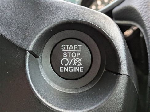 Used 2021 Jeep Compass Latitude w/ Sun and Sound Group image 30