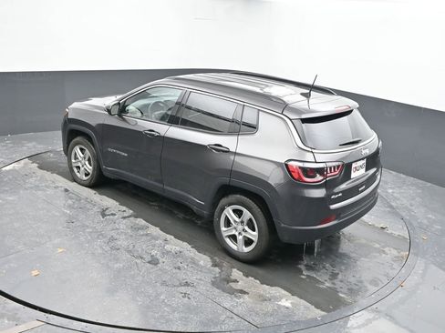 Used 2024 Jeep Compass Latitude image 38