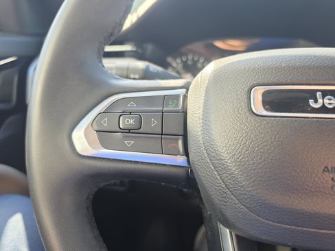 Used 2025 Jeep Compass Limited AWD/4WD image 20
